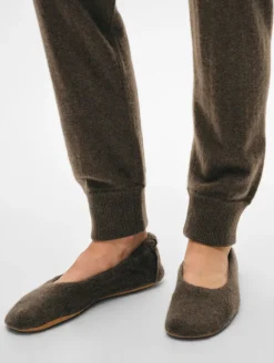 Outlet White + Warren cashmere ballet slipper RussetBrown