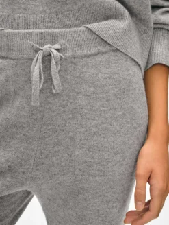 Hot White + Warren cashmere jogger GreyHeather