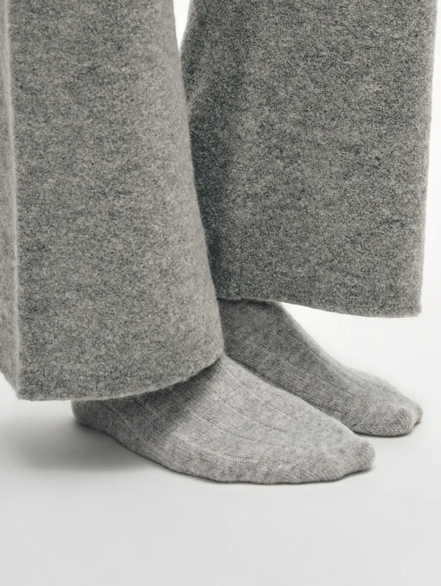 Fashion White + Warren cashmere ribbed socks GreyHeather