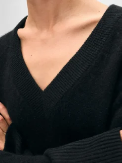 Clearance White + Warren cashmere side slit v neck Black