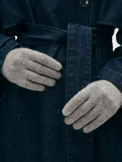 Discount White + Warren cashmere texting gloves GreyHeather